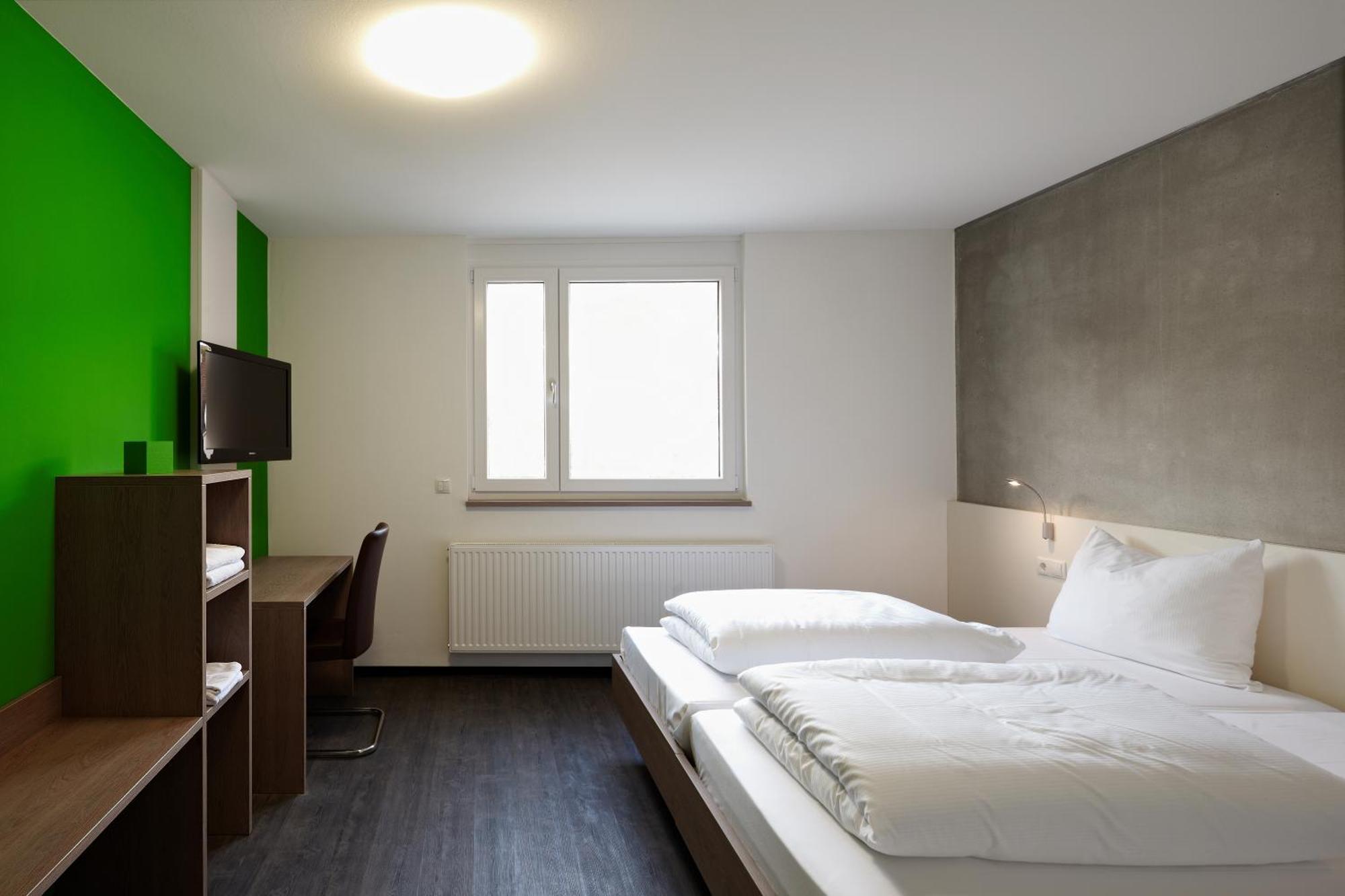 a2 HOTELS Plochingen Exteriör bild